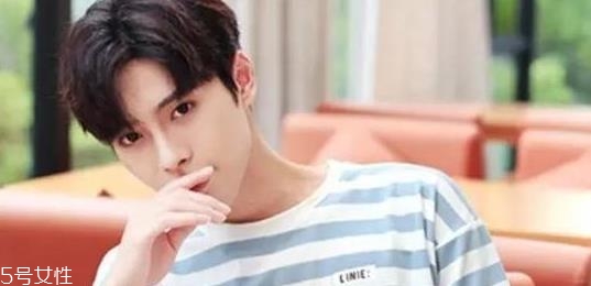 男生夏天該剪什么發(fā)型才帥 男生夏季發(fā)型推薦 男生夏天該剪什么發(fā)型才帥 男生夏季發(fā)型推薦