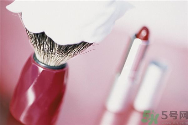 口紅放冰箱冷藏還是冷凍？夏天口紅冷藏還是冷凍？