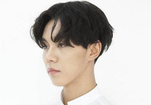 男生夏天該剪什么發(fā)型才帥 男生夏季發(fā)型推薦 男生夏天該剪什么發(fā)型才帥 男生夏季發(fā)型推薦