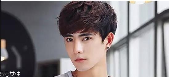 男生夏天該剪什么發(fā)型才帥 男生夏季發(fā)型推薦 男生夏天該剪什么發(fā)型才帥 男生夏季發(fā)型推薦