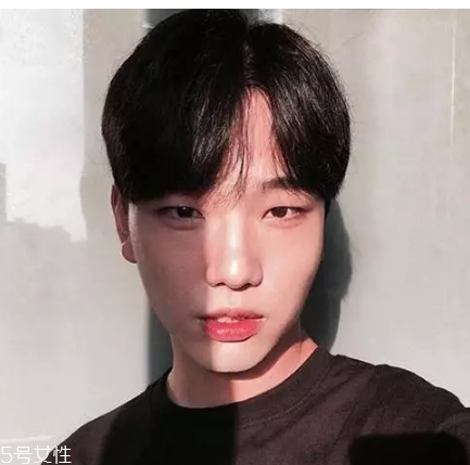 男生夏天該剪什么發(fā)型才帥 男生夏季發(fā)型推薦 男生夏天該剪什么發(fā)型才帥 男生夏季發(fā)型推薦
