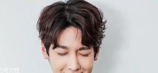 男生夏天該剪什么發(fā)型才帥 男生夏季發(fā)型推薦 男生夏天該剪什么發(fā)型才帥 男生夏季發(fā)型推薦