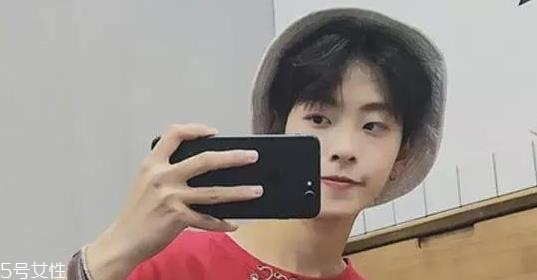 男生夏天該剪什么發(fā)型才帥 男生夏季發(fā)型推薦 男生夏天該剪什么發(fā)型才帥 男生夏季發(fā)型推薦