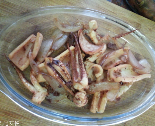 魷魚是烏賊嗎？魷魚跟烏賊是一種嗎？