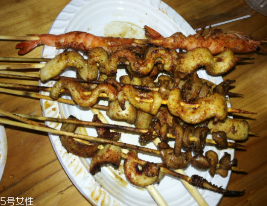 魷魚是烏賊嗎？魷魚跟烏賊是一種嗎？