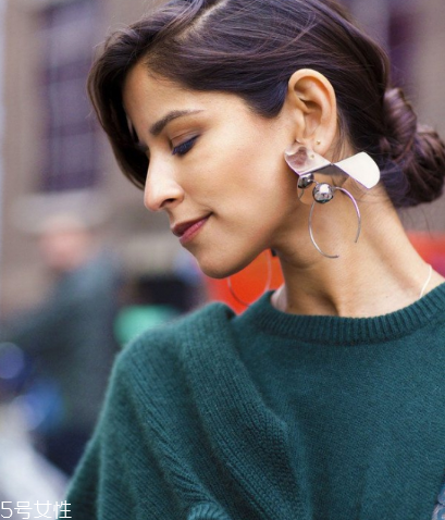 耳環(huán)需要每天取下來嗎？耳環(huán)每天都要取下來嗎