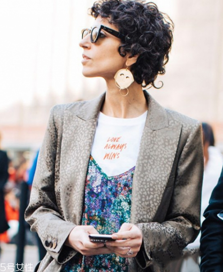 耳環(huán)耳塞掉了怎么辦？耳環(huán)的耳塞掉了怎么處理