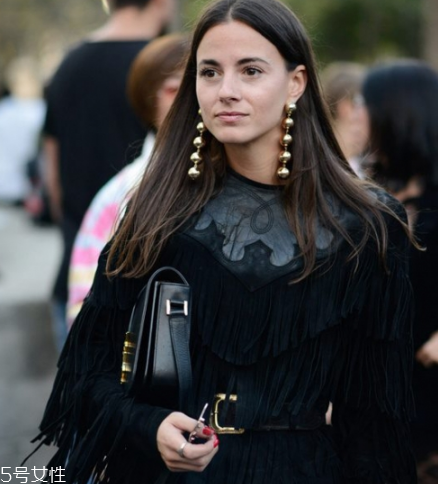 耳環(huán)太重了怎么辦？耳環(huán)太重的危害