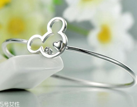 夏天飾品怎么搭配？夏季飾品搭配指南