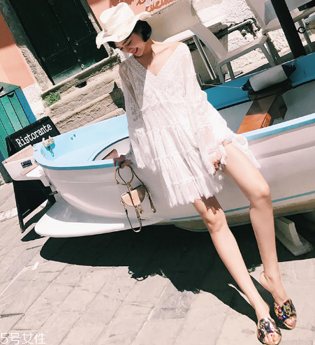 夏天穿什么樣的百褶裙好看？夏天適合穿什么百褶裙