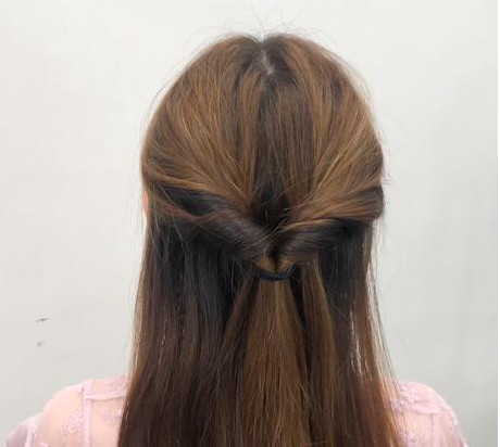 優(yōu)雅公主風(fēng)發(fā)髻怎么盤(pán) 優(yōu)雅公主風(fēng)發(fā)髻怎么盤(pán)