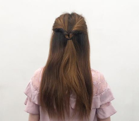 優(yōu)雅公主風(fēng)發(fā)髻怎么盤(pán) 優(yōu)雅公主風(fēng)發(fā)髻怎么盤(pán)