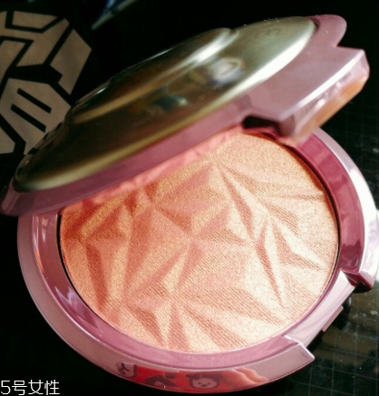 becca人魚姬高光多少錢 becca人魚姬高光試色 becca人魚姬高光多少錢 becca人魚姬高光試色