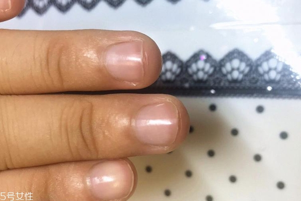 短指甲怎么上色？短指甲上色詳細步驟
