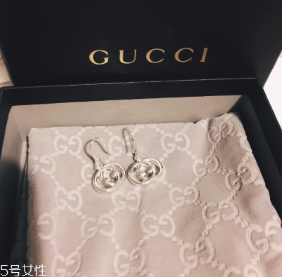 耳環(huán)對耳朵有傷害嗎？耳環(huán)對耳朵有影響嗎