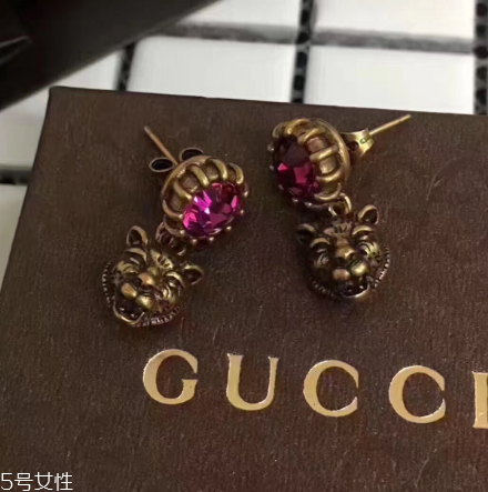 耳環(huán)多久換一次？耳環(huán)更換時(shí)間