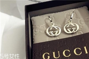 耳環(huán)多久換一次？耳環(huán)更換時(shí)間