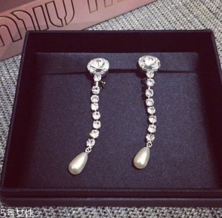 耳環(huán)掉下水道怎么辦？耳環(huán)掉下水道怎么撿