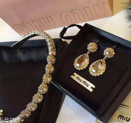 耳環(huán)掉進洗臉池里怎么辦？耳環(huán)掉洗臉池怎么處理