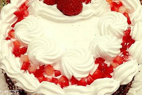 淡奶油可以保存多久 淡奶油可以放冰箱嗎 淡奶油可以保存多久 淡奶油可以放冰箱嗎