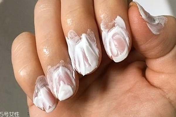 牙膏可以卸甲嗎？牙膏卸甲的具體操作步驟