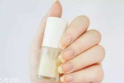 護甲油老人能用嗎？護甲油能治倒刺嗎？