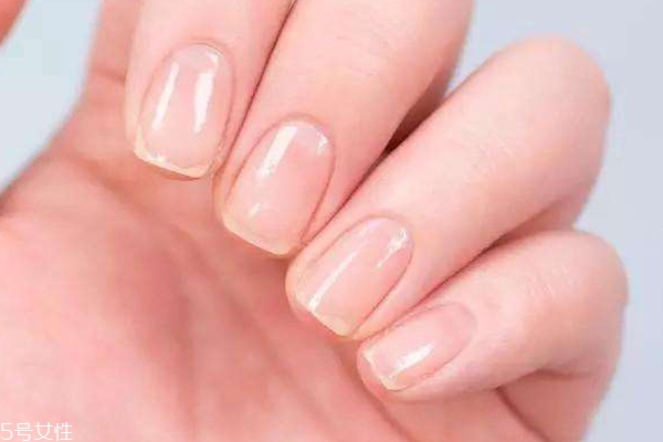 護(hù)甲油老人能用嗎？護(hù)甲油能治倒刺嗎？