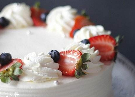 淡奶油的熱量多少 吃淡奶油會胖嗎 淡奶油的熱量多少 吃淡奶油會胖嗎