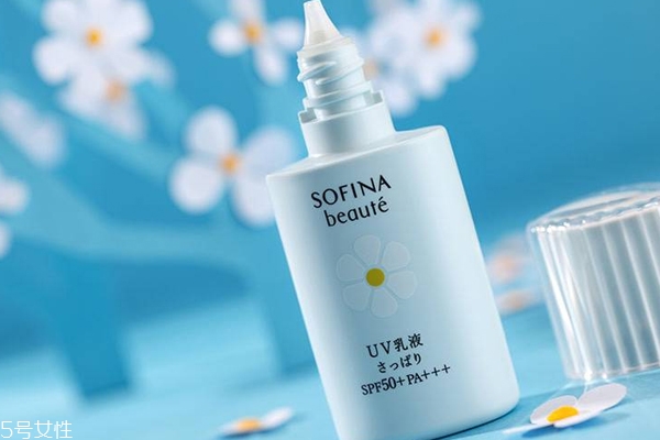 索菲娜藍(lán)小花防曬黑嗎？索菲娜藍(lán)小花適合年齡