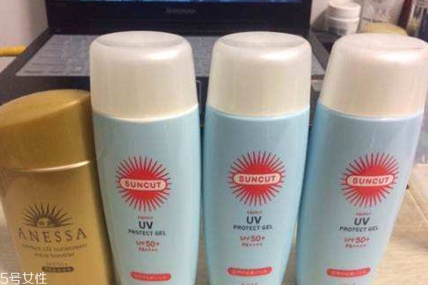 高絲suncut藍(lán)瓶防曬霜是物理防曬嗎？會(huì)不會(huì)搓泥