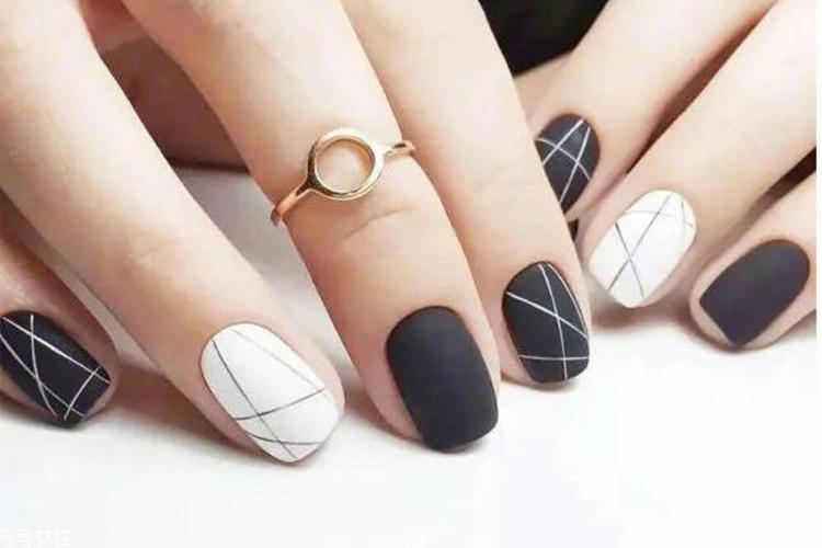 美甲怎么留白好看？好看的美甲留白款式