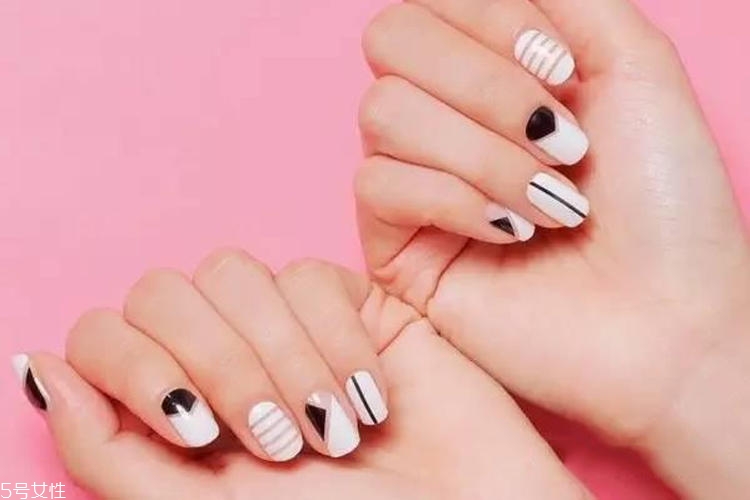 美甲怎么留白好看？好看的美甲留白款式