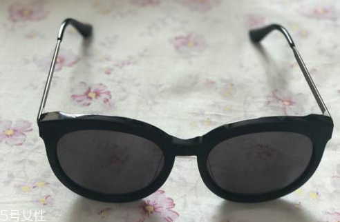 gm墨鏡在韓國(guó)賣多少錢 gm墨鏡價(jià)格大概多少錢 gm墨鏡在韓國(guó)賣多少錢 gm墨鏡價(jià)格大概多少錢