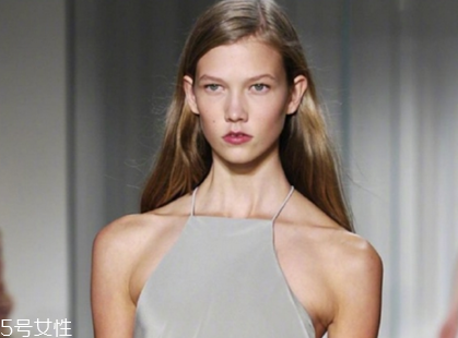 鼻翼內(nèi)切是切鼻基底嗎？鼻翼內(nèi)切切口在鼻基底嗎