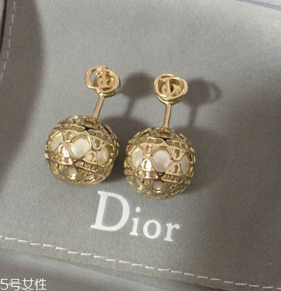 耳環(huán)發(fā)黃怎么清洗？耳環(huán)發(fā)黃清洗方法