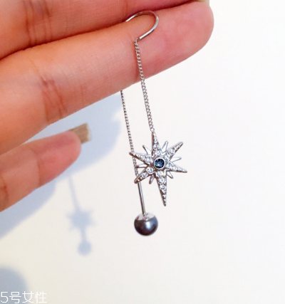 耳環(huán)后面的扣怎么戴？耳環(huán)后面的扣戴法