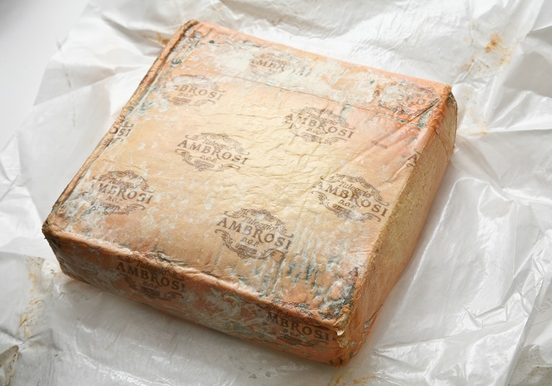 常見(jiàn)7大奶酪的種類和使用圖片