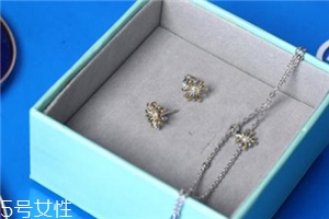 耳釘會不會長進肉里？耳釘會和肉長到一起嗎？