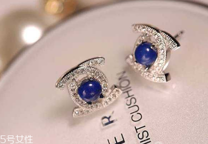 耳釘不帶耳帽會掉嗎？耳釘沒有耳帽會不會掉