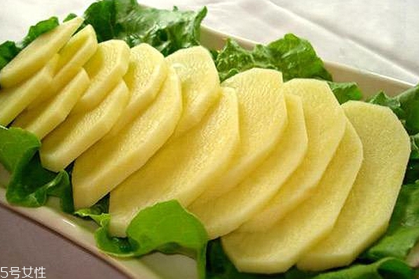 土豆美白面膜白天敷好還是晚上敷好 土豆美白面膜注意事項 土豆美白面膜白天敷好還是晚上敷好 土豆美白面膜注意事項