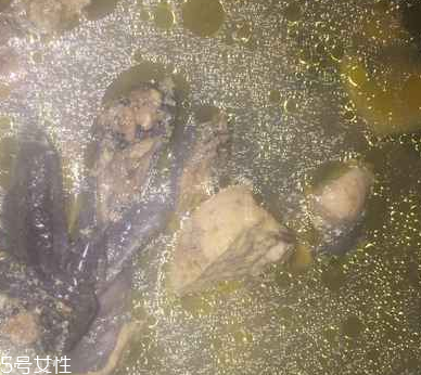 烏雞是熱性還是涼性？烏雞偏熱還是偏涼？