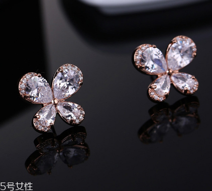 耳釘什么材質(zhì)的好？耳釘買什么材質(zhì)好？