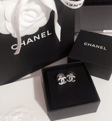 香奈兒雙c耳釘多少錢？香奈兒雙c耳釘專柜價格