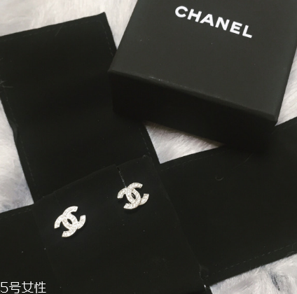 香奈兒雙c耳釘多少錢？香奈兒雙c耳釘專柜價格