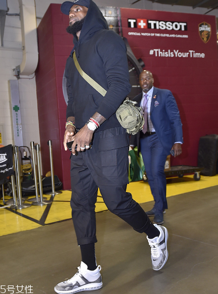 john elliott聯(lián)名nike lebron icon什么時(shí)候發(fā)售？