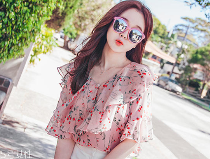 碎花襯衫怎么搭配？碎花襯衫搭配圖片