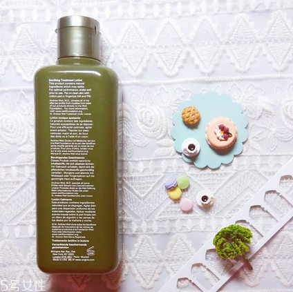 菌菇水對(duì)閉口有用嗎 菌菇水可以當(dāng)日常水嗎 菌菇水對(duì)閉口有用嗎 菌菇水可以當(dāng)日常水嗎