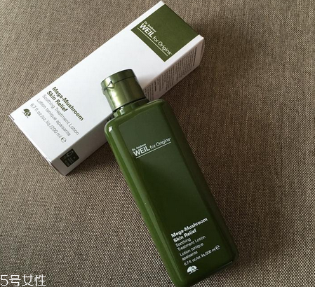 菌菇水對(duì)閉口有用嗎 菌菇水可以當(dāng)日常水嗎 菌菇水對(duì)閉口有用嗎 菌菇水可以當(dāng)日常水嗎