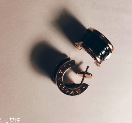 耳釘銀針變黑怎么處理？耳釘銀針變黑了怎么辦？