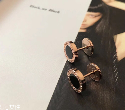 耳釘一般多少克？耳釘一對(duì)是多少克？